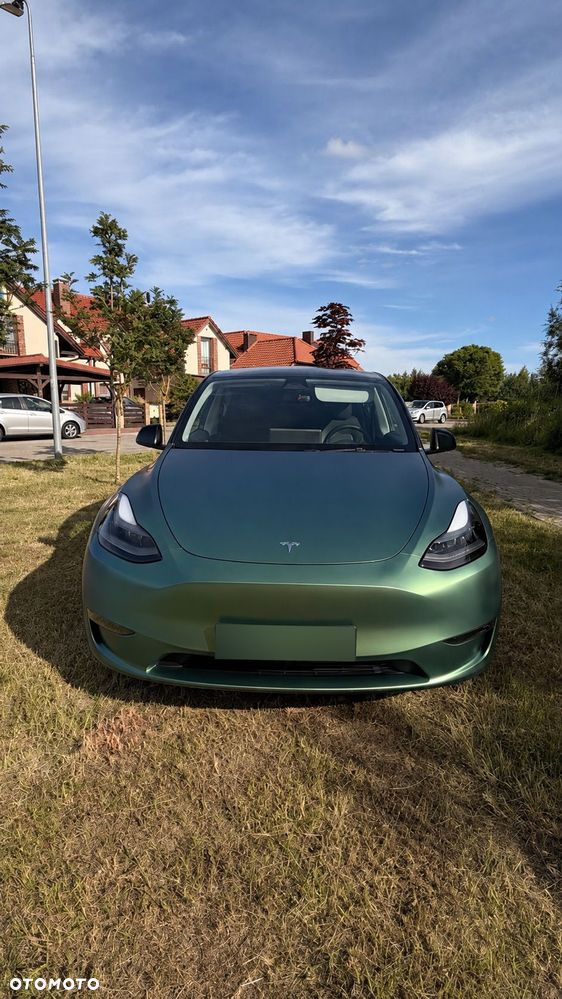 Tesla Model Y Performance AWD - 3