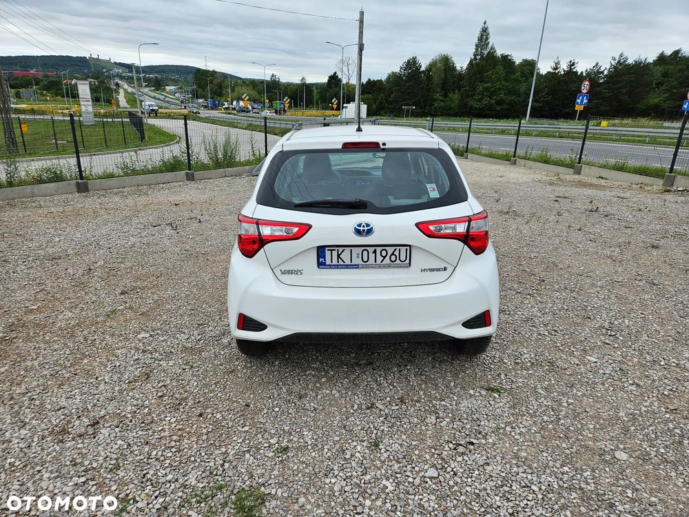 Toyota Yaris Hybrid 100 Dynamic - 4