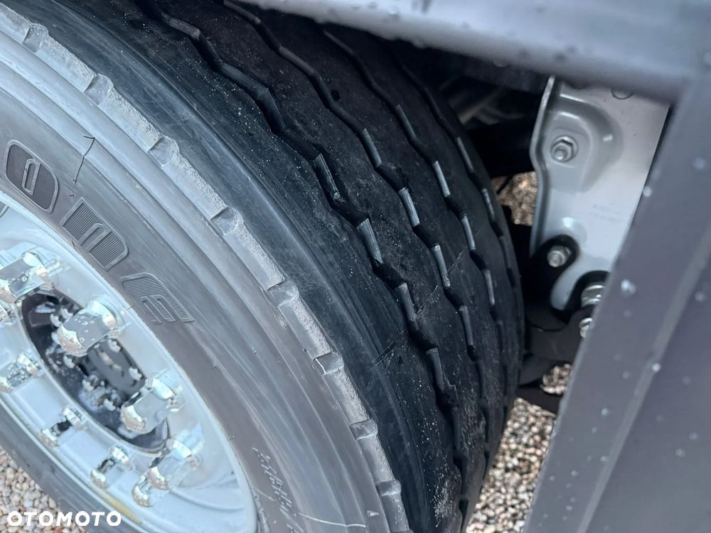 Schmitz Cargobull / VARIOS / 5 POZIOMÓW JAZDY / OŚ PODNOSZONA / P. NOWE OPONY / 385/55/22.5 - 16