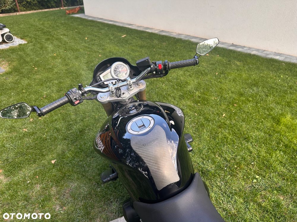 Triumph Street Triple - 16