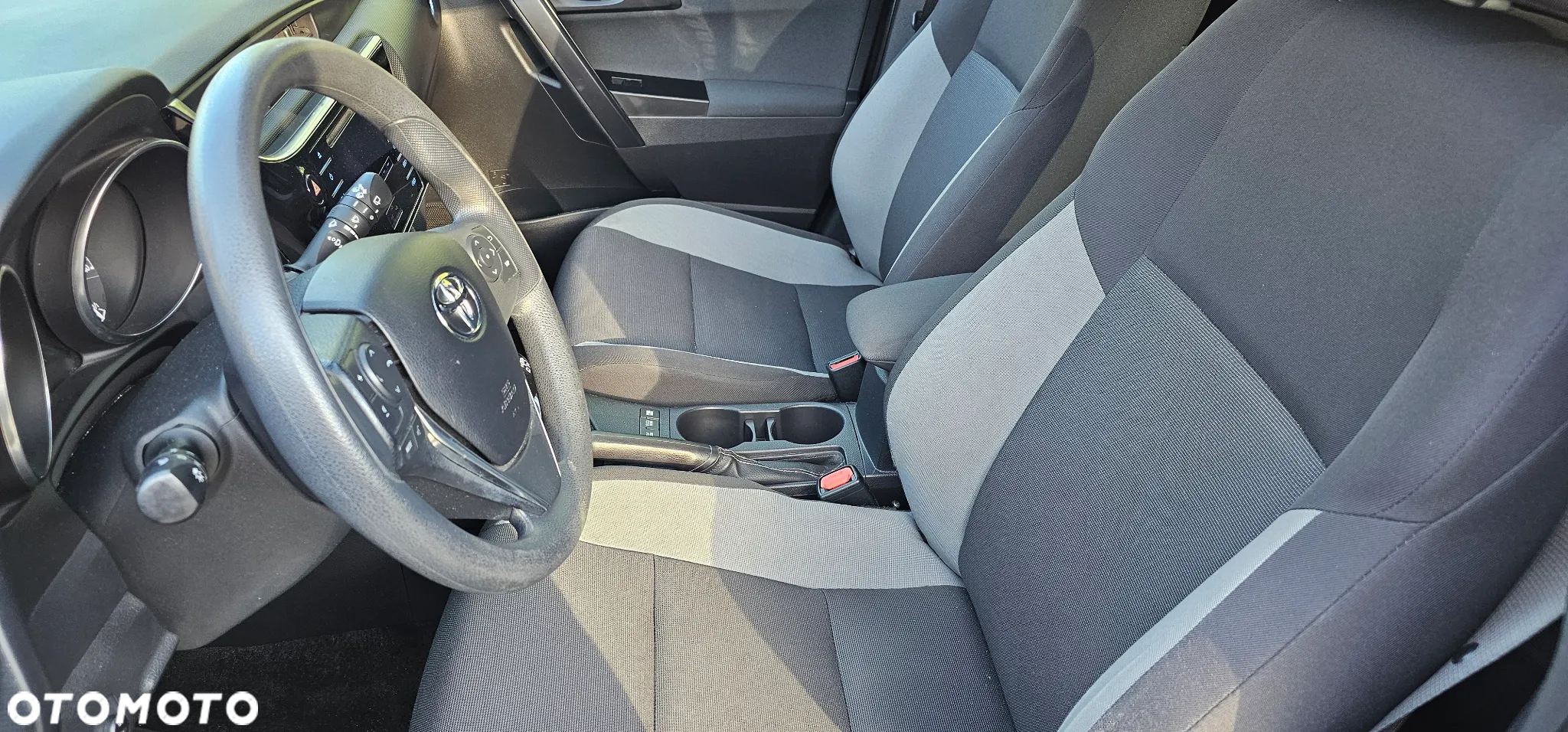 Toyota Auris Hybrid 135 Active - 13