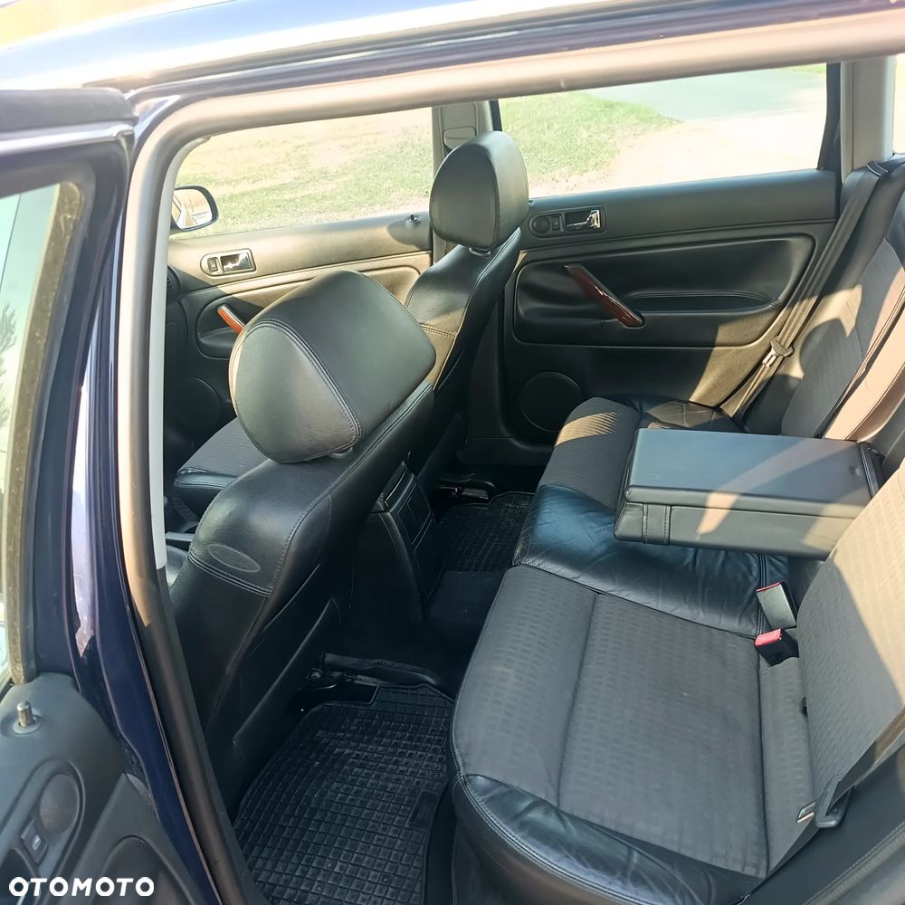 Volkswagen Passat 1.9 TDI Highline Tiptr - 14