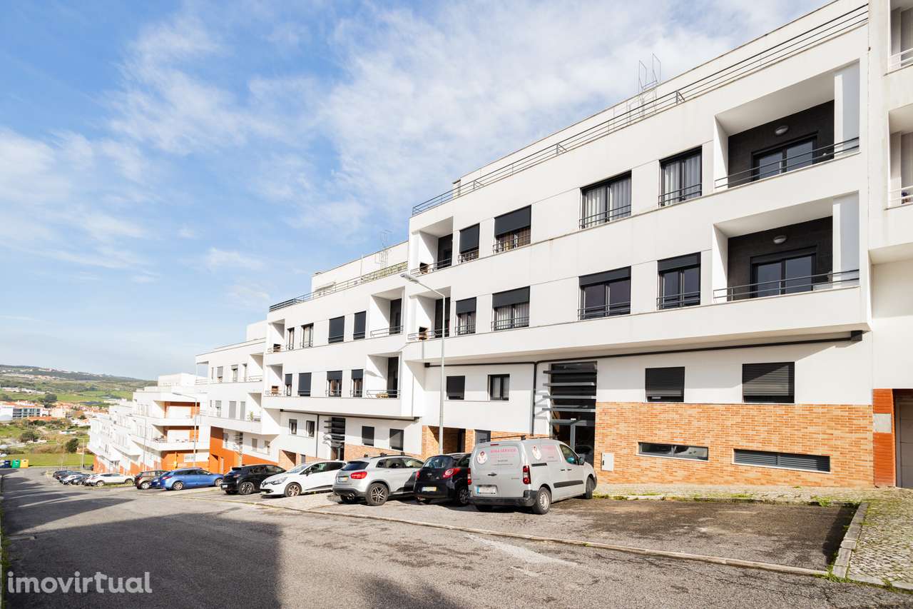 Descubra o Seu Refúgio Familiar: Moderno T2 com Varanda e Estacionamen - Grande imagem: 2/36