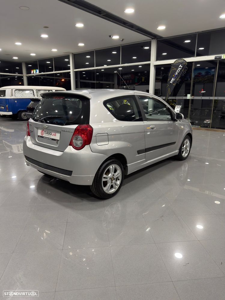 Chevrolet Aveo - 4