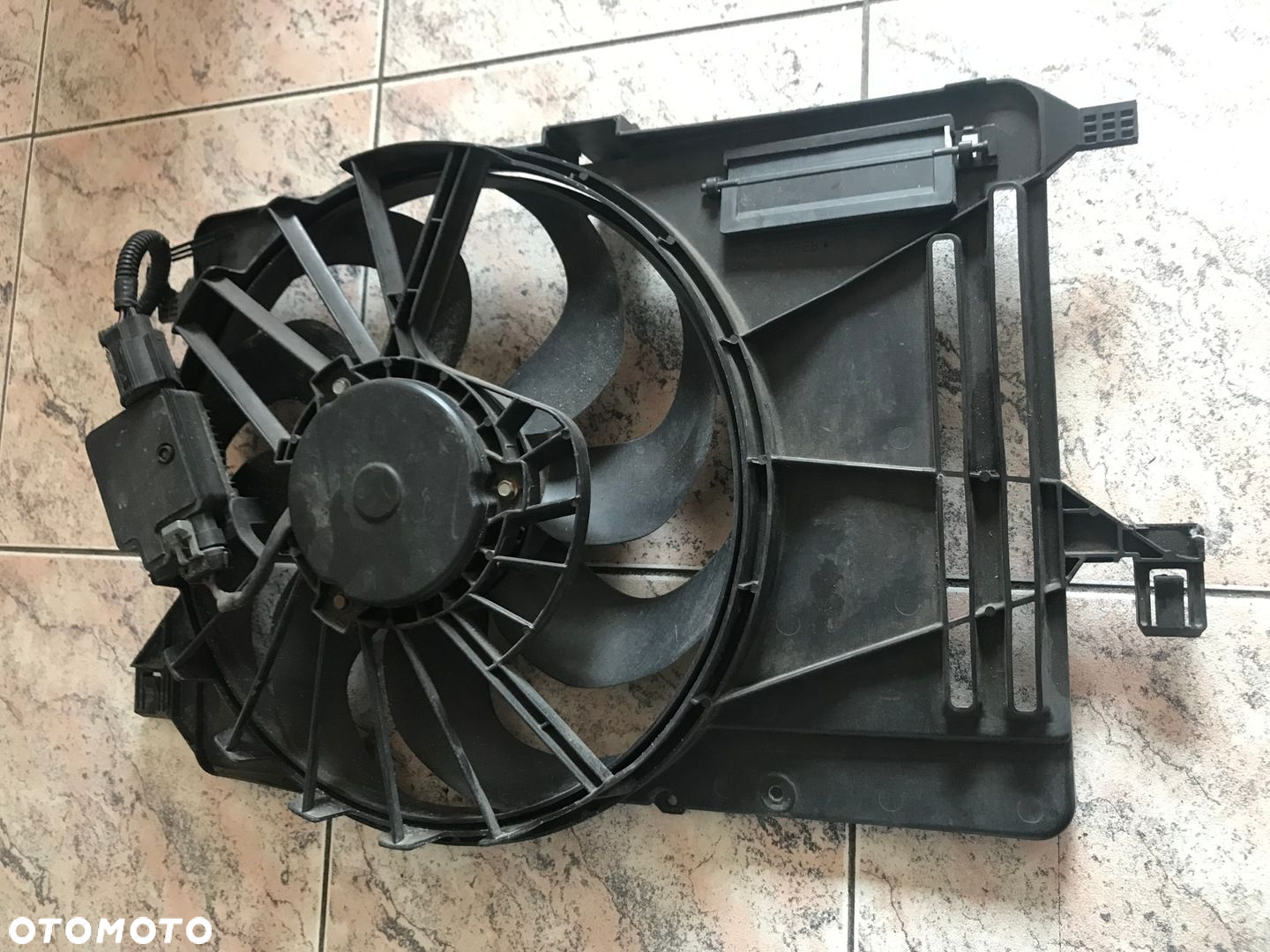 Wentylator chłodnicy Ford Focus mk3 1,6 TDCi, 1,5 TDCi - 4
