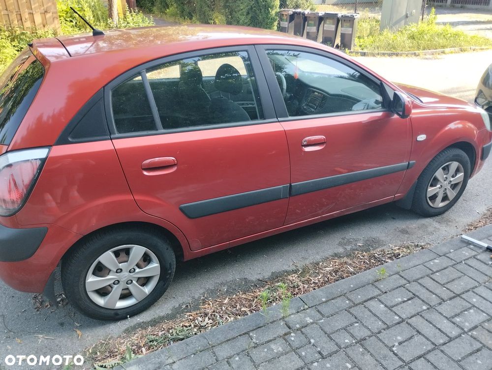 Kia Rio - 2