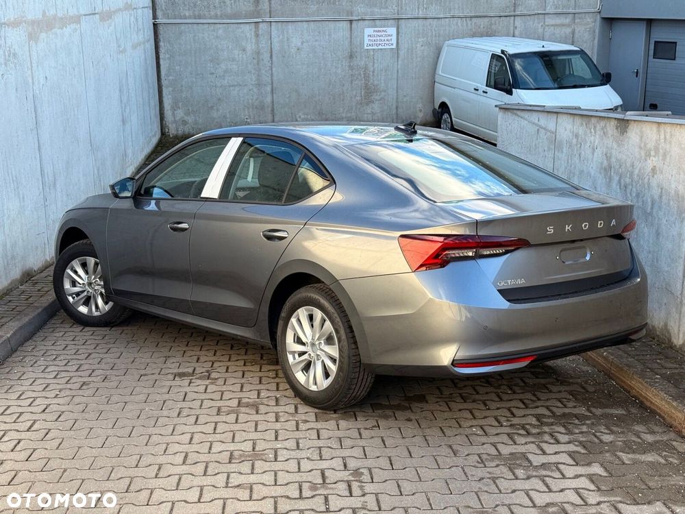 Skoda Octavia 1.5 TSI mHEV Drive Essence DSG - 6