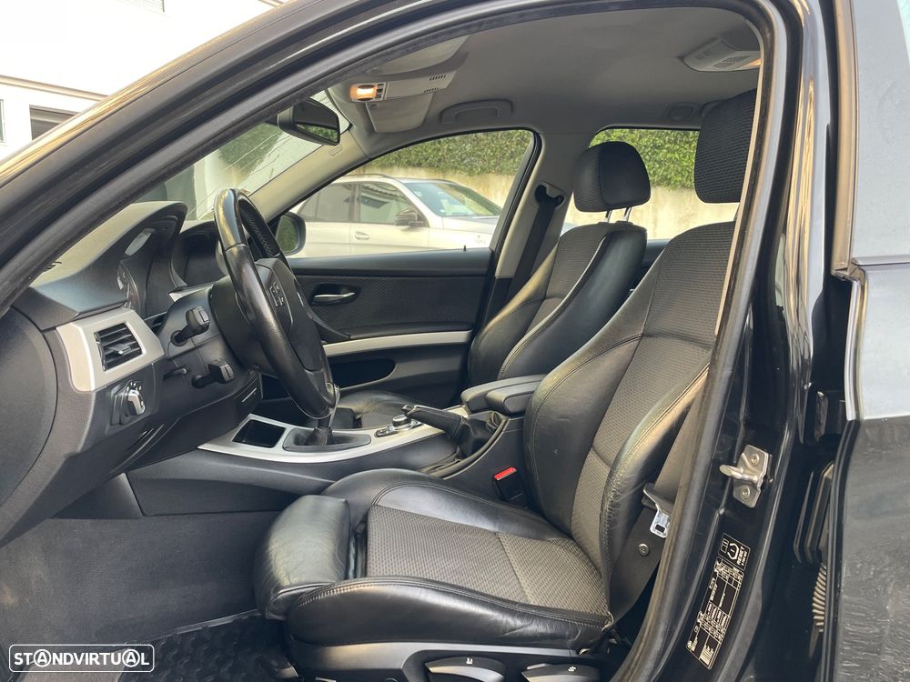 BMW 320 d Touring Navigation Sport - 10