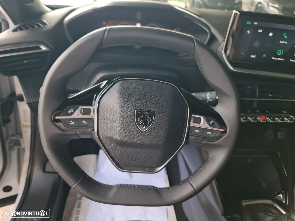 Peugeot 2008 1.2 PureTech Allure Pack — fotografia 15