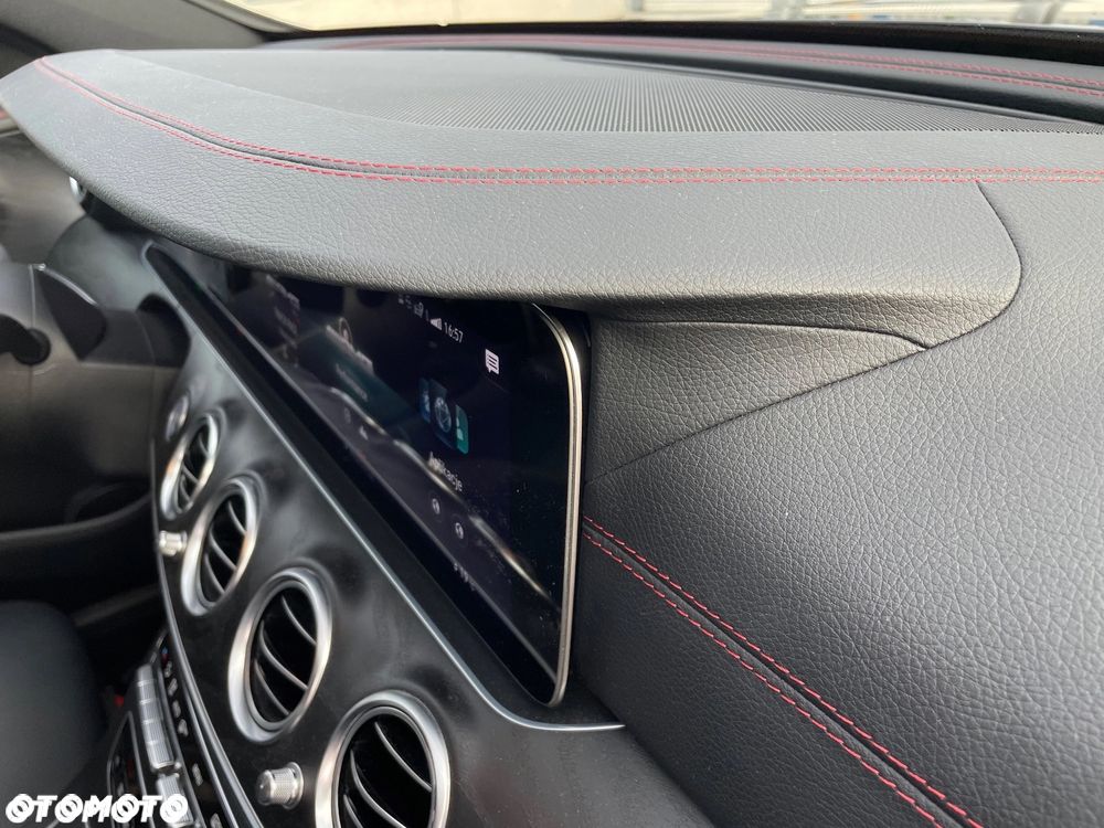 Mercedes-Benz Klasa E AMG 53 4-Matic+ - 39