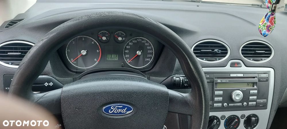 Ford Focus 1.6 TDCi cDPF Ghia - 28