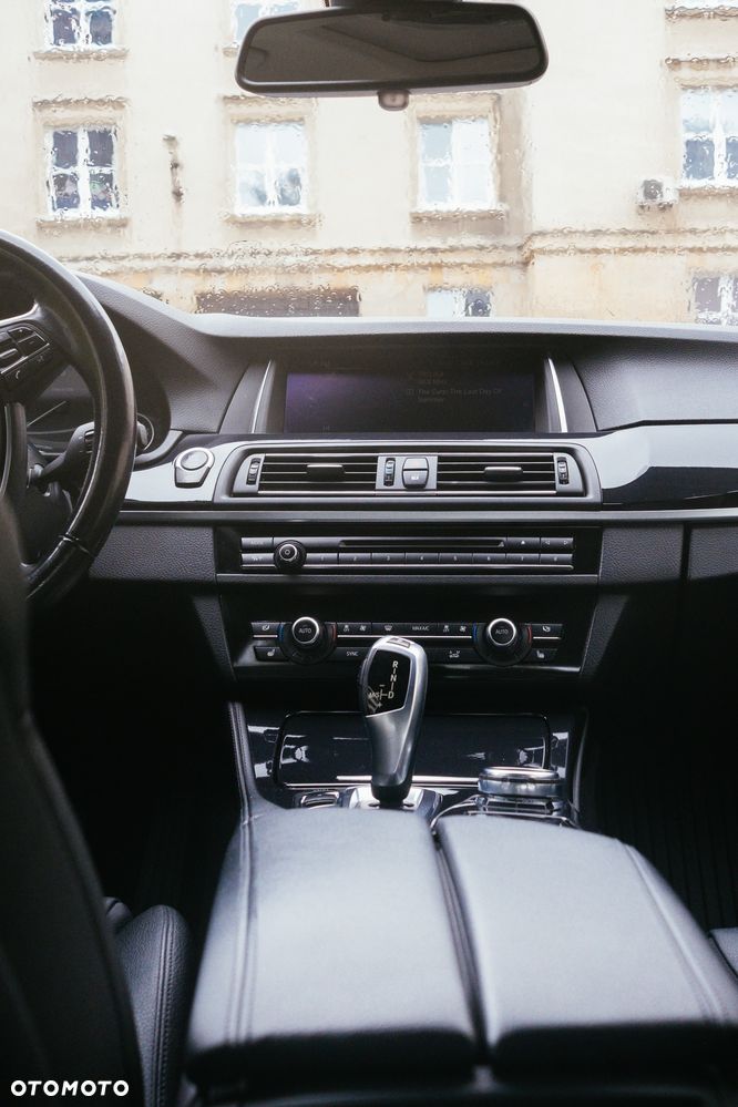 BMW Seria 5 530d xDrive - 5