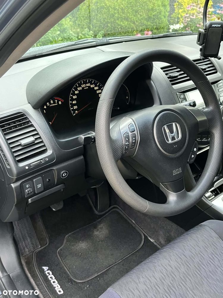 Honda Accord 2.0 Comfort - 9