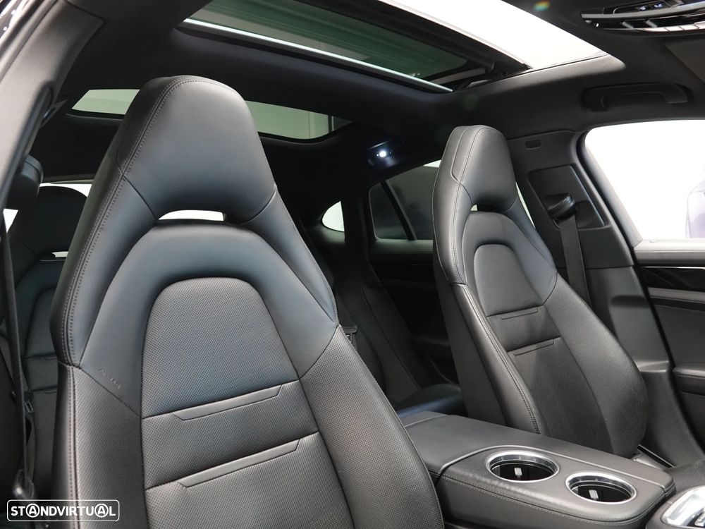 Porsche Panamera 4 E-Hybrid - 42