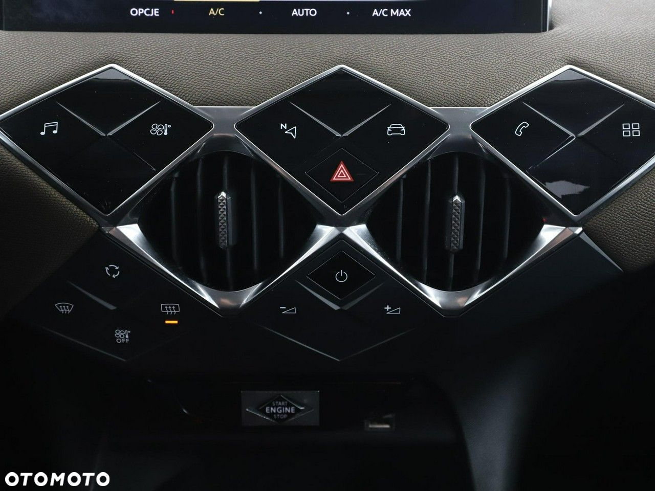 DS Automobiles DS 3 Crossback 1.2 PureTech So Chic - 29
