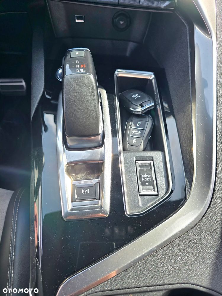 Peugeot 3008 1.6 PureTech Hybrid PHEV GT Pack S&S EAT8 - 28