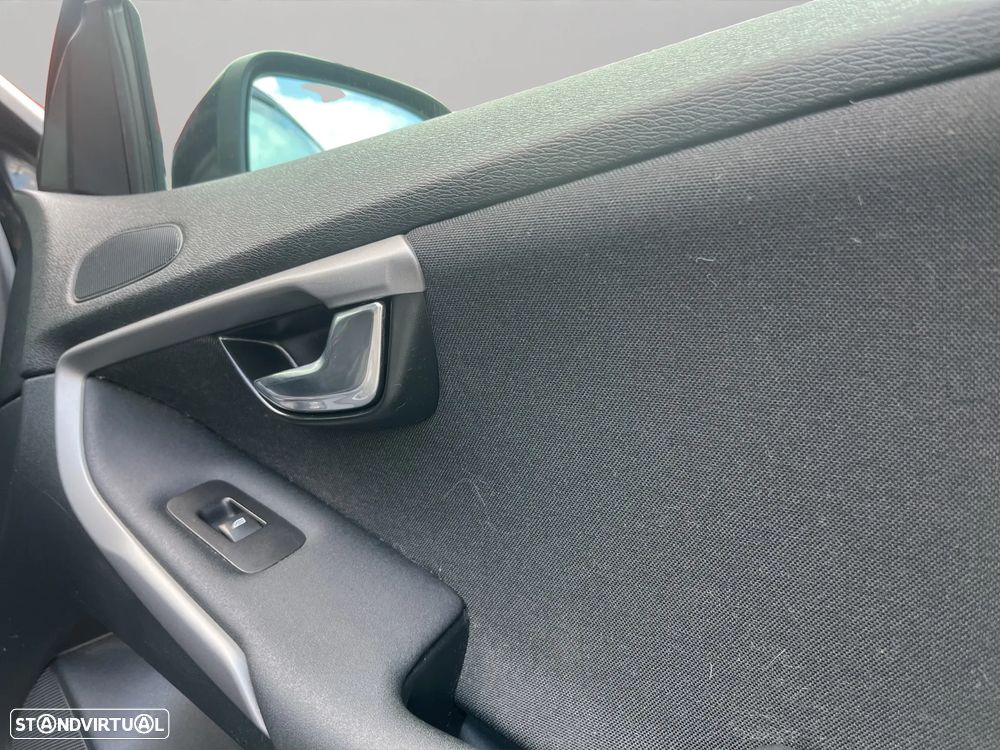 Volvo V40 2.0 D2 Momentum - 16