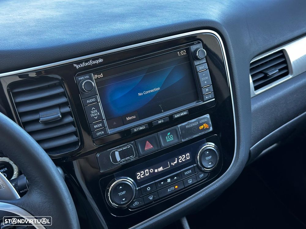 Mitsubishi Outlander 2.0 4WD - 32