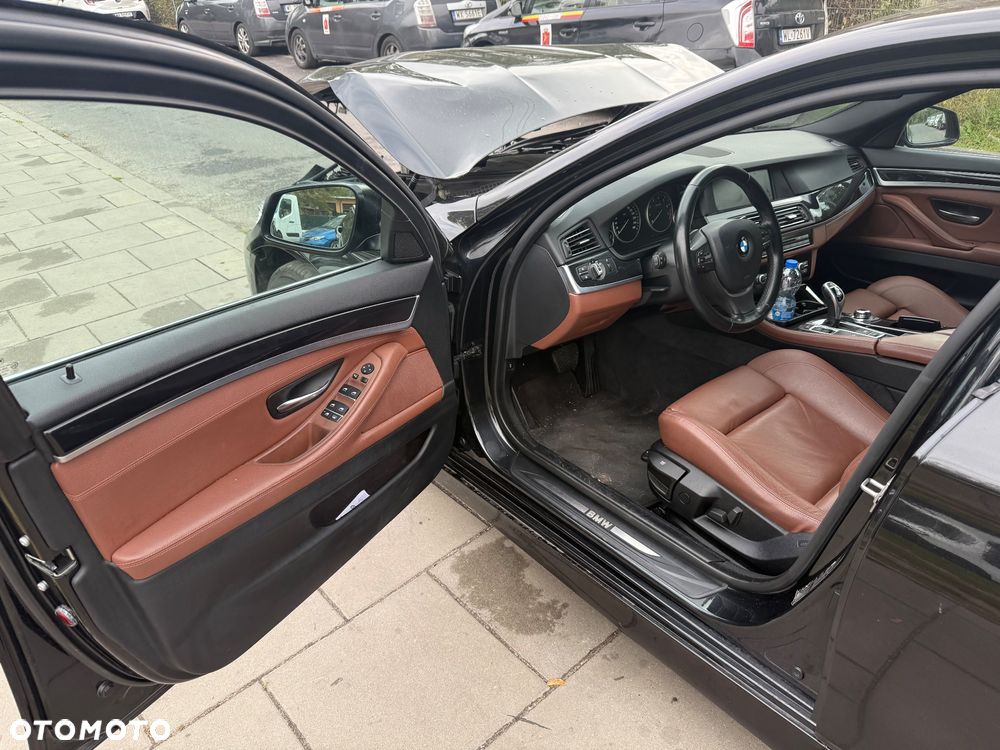 BMW Seria 5 528i xDrive - 10