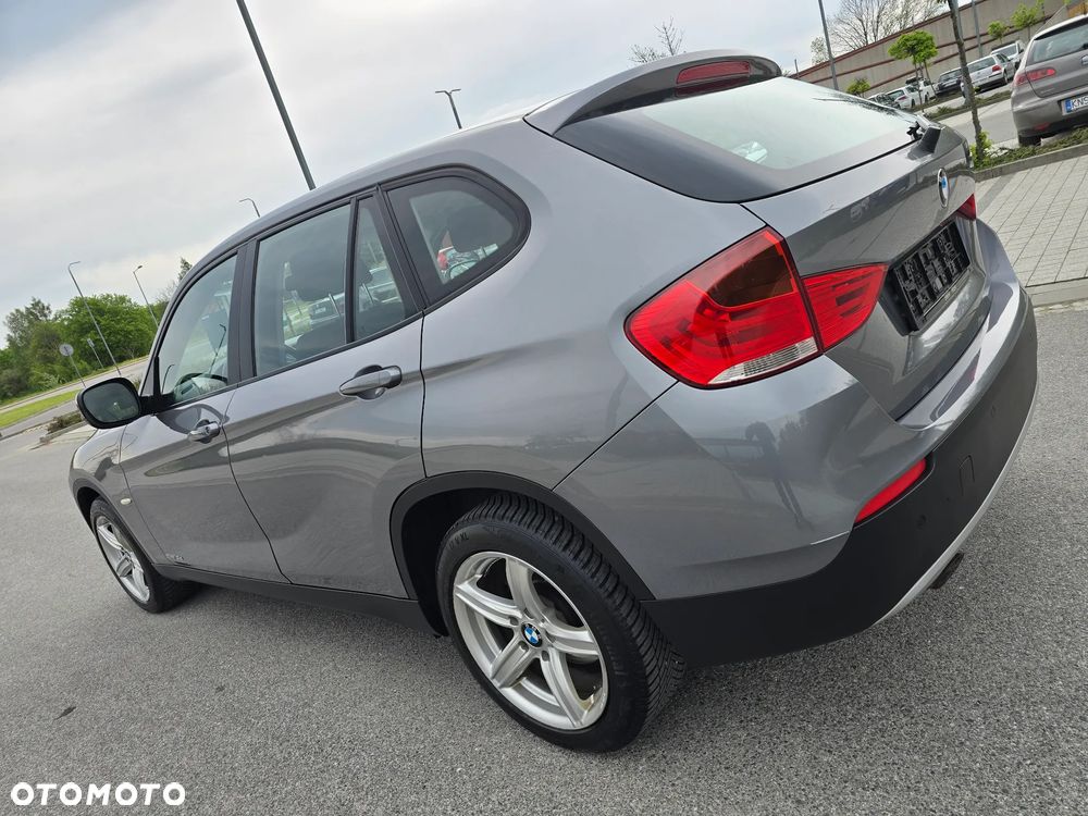 BMW X1 sDrive18d xLine - 37