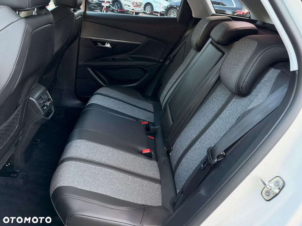 Peugeot 3008 1.2 PureTech Allure S&S EAT6 - 25