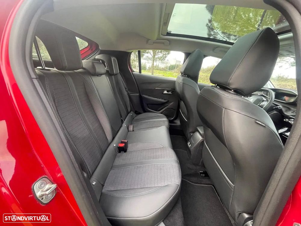 Peugeot e-208 Allure - 15