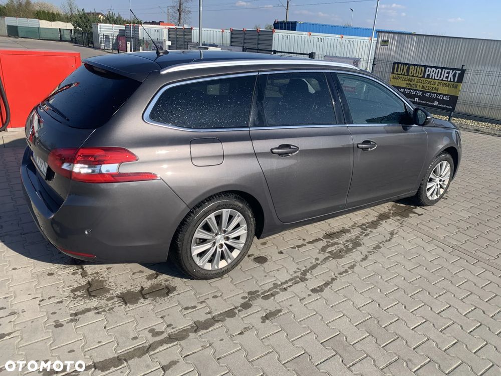 Peugeot 308 BlueHDi 130 EAT8 Stop & Start Allure Business-Paket - 1