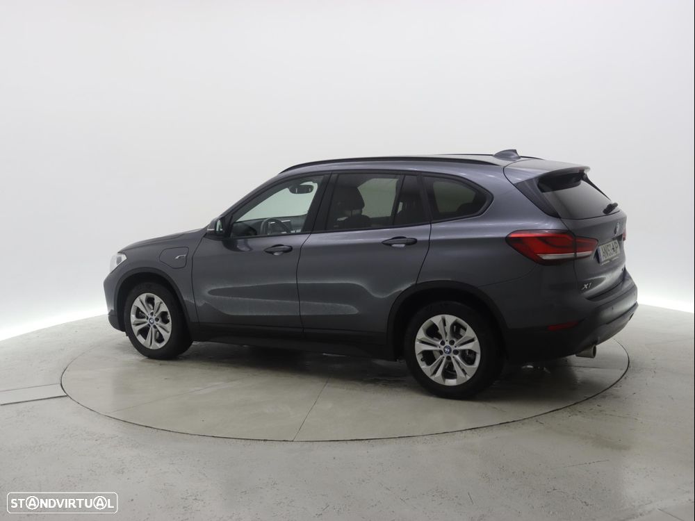 BMW X1 25 e xDrive Corporate Edition - 3