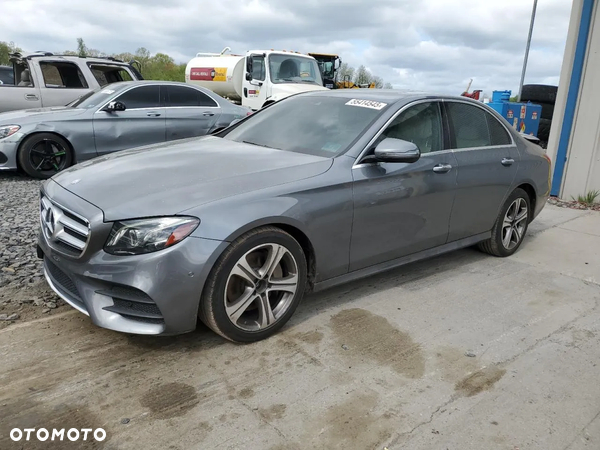 Mercedes-Benz Klasa E 300 9G-TRONIC