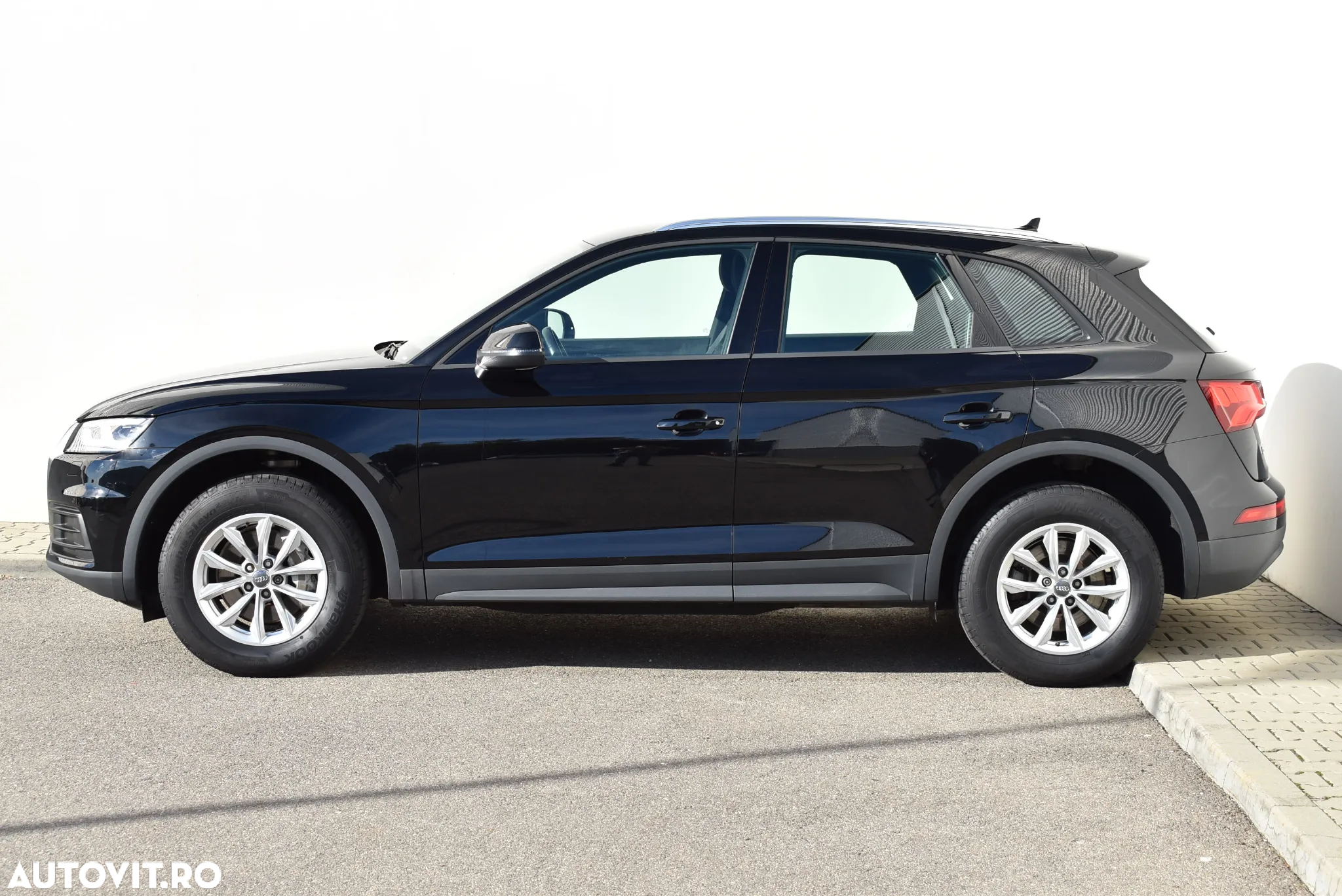 Audi Q5 2.0 40 TDI quattro S tronic Design - 8