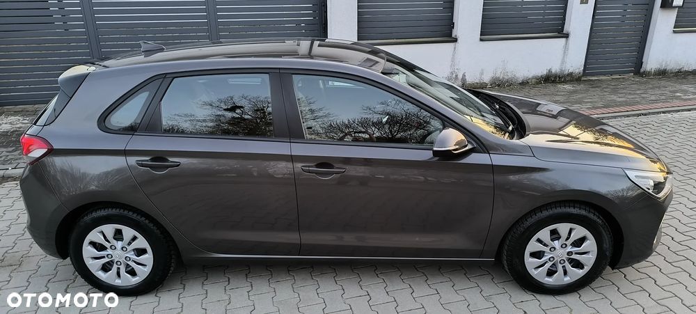 Hyundai i30 blue Kombi 1.6 CRDi Passion - 24