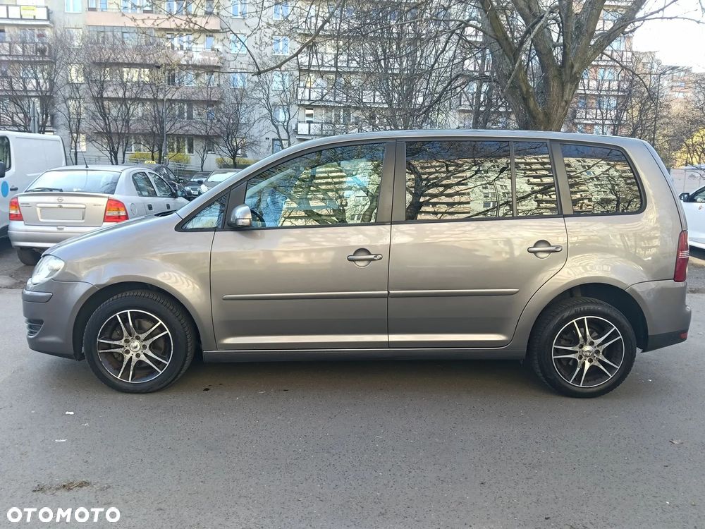 Volkswagen Touran 1.9 TDI Trendline DSG - 7