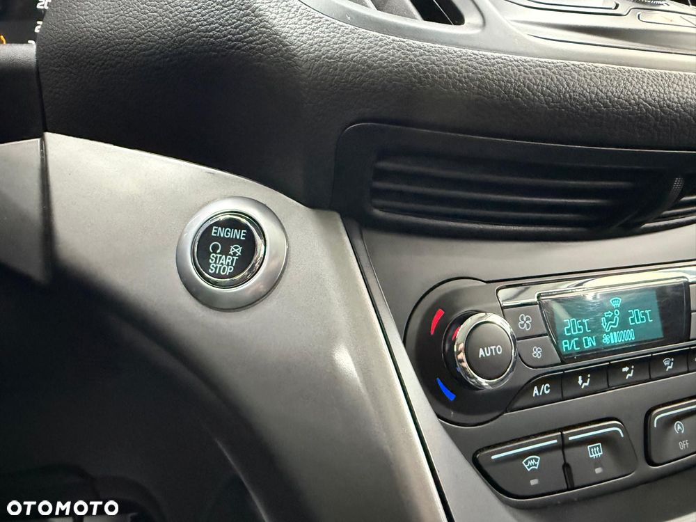 Ford Kuga 1.5 EcoBoost 2x4 Titanium - 19