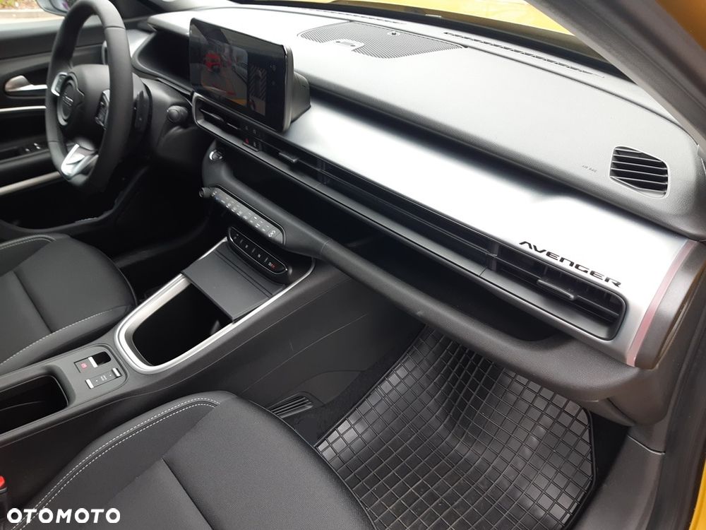 Jeep Avenger 1.2 T3 mHEV Summit FWD eDCT6 - 14