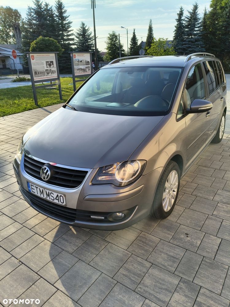 Volkswagen Touran - 4