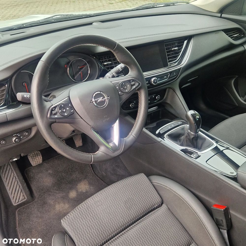 Opel Insignia 2.0 CDTI Cosmo S&S - 17