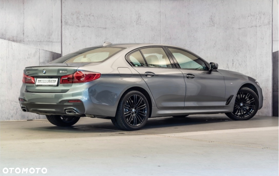 BMW Seria 5 540i xDrive - 12