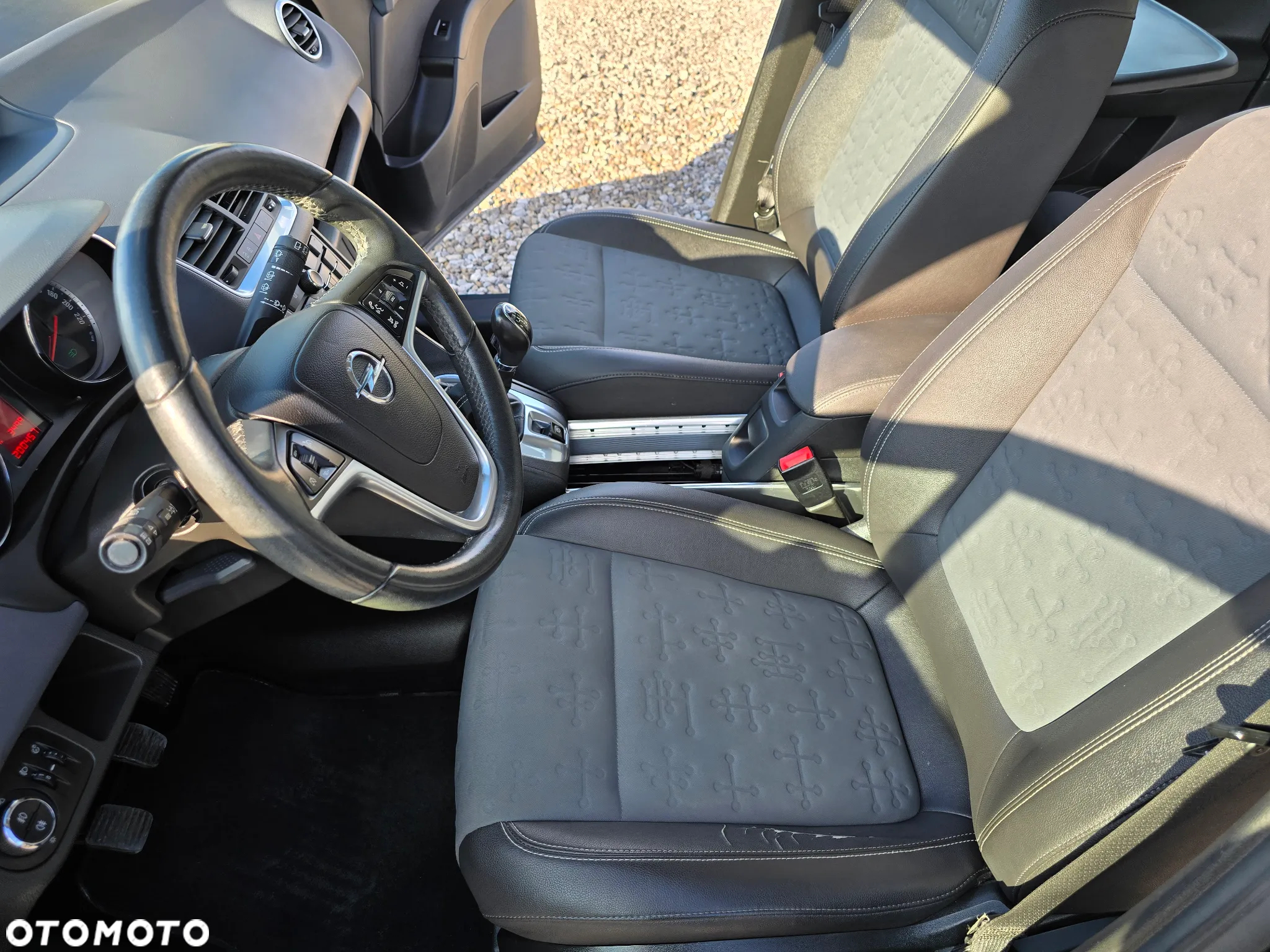 Opel Meriva - 11