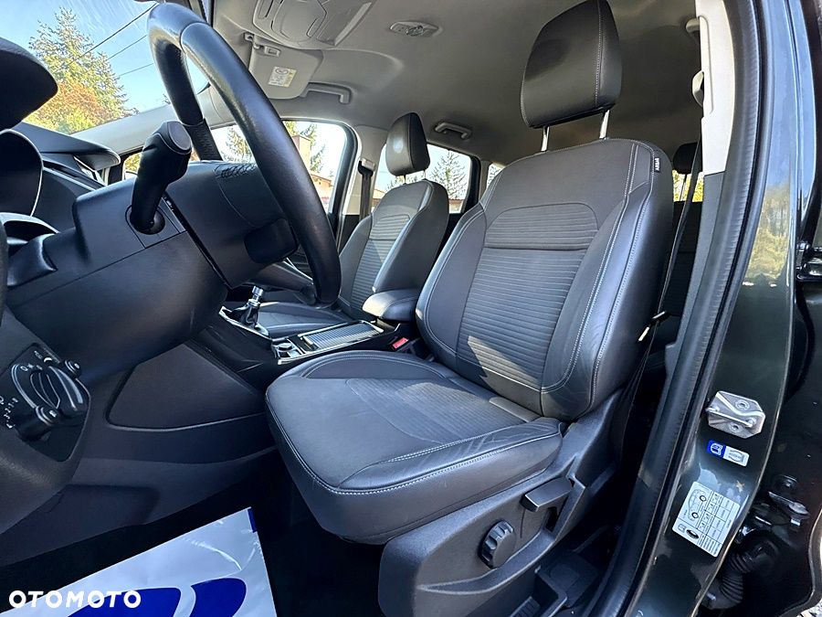 Ford Kuga 1.5 EcoBoost 2x4 Titanium - 18