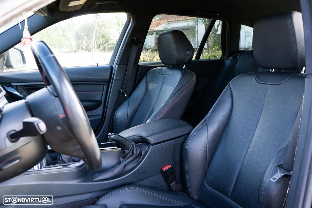 BMW 320 d Sport Line - 14