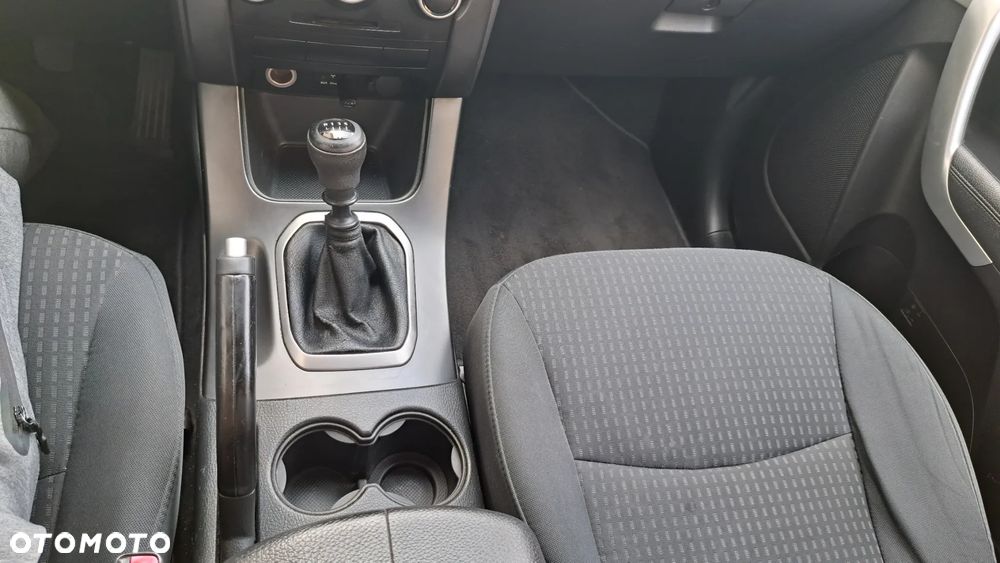 Kia Sorento 2.4 CVVT Attract - 14