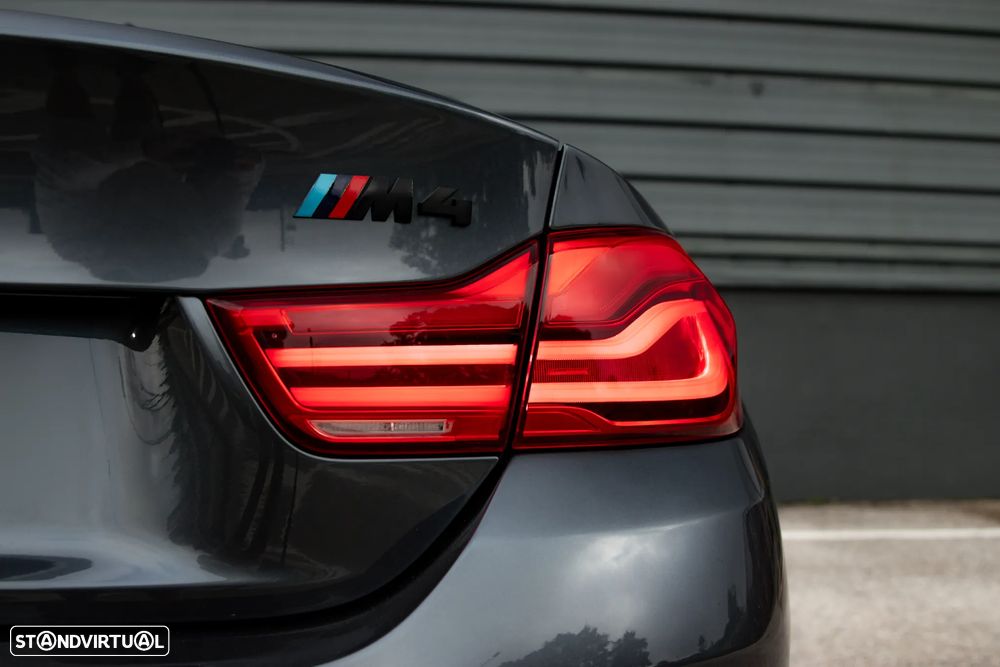 BMW M4 Coupe DKG - 23