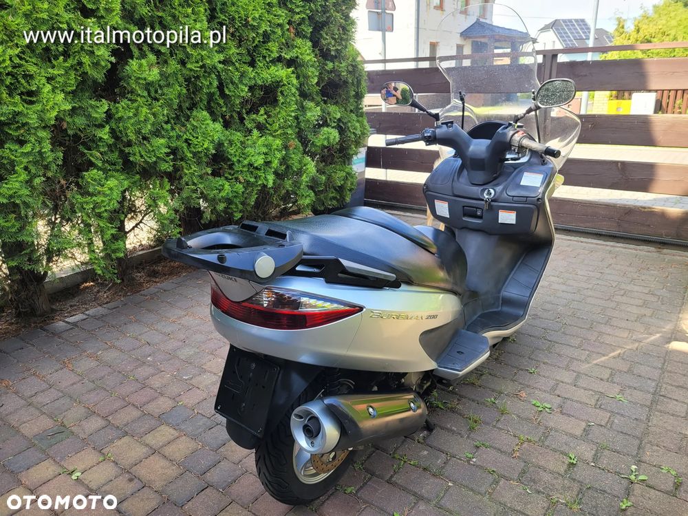 Suzuki Burgman - 12