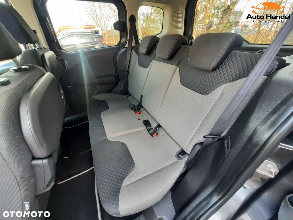 Ford Tourneo Courier - 28