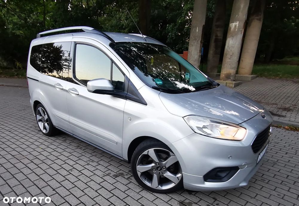 Ford Tourneo Courier 1.5 TDCi S&S Titanium - 11