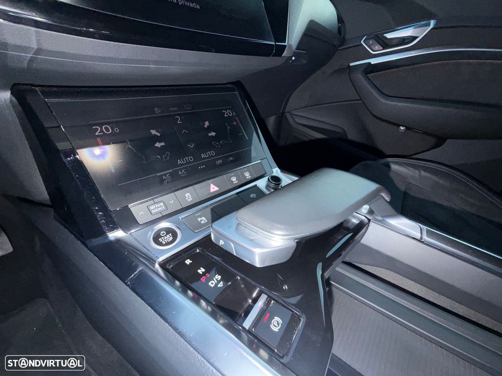 Audi e-tron 55 quattro S line - 22