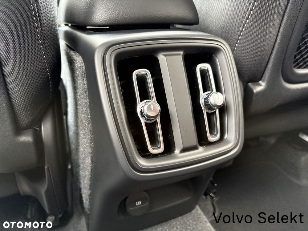 Volvo XC 40 - 24