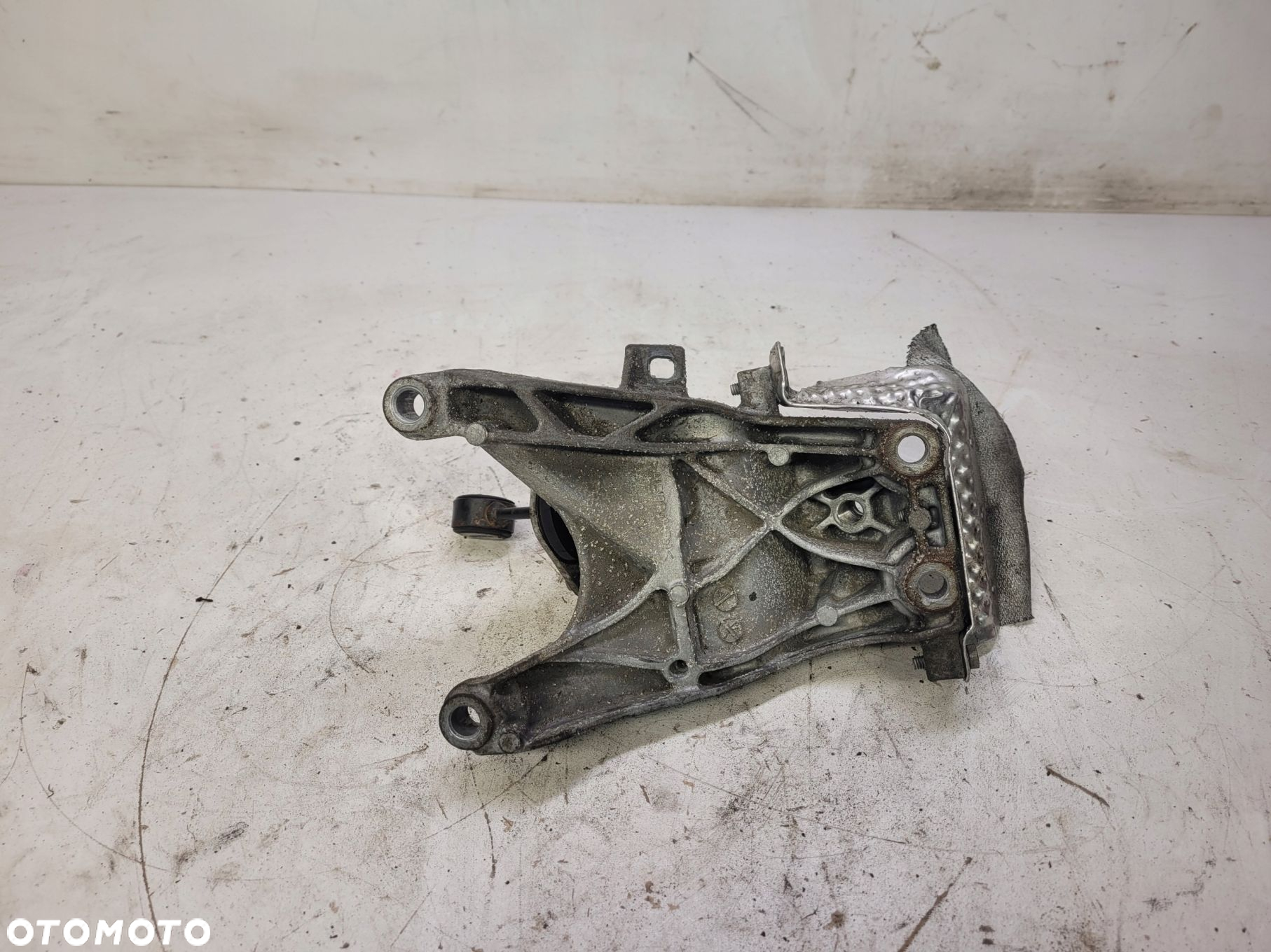 ŁAPA SILNIKA PRAWA AUDI A4 B9 A5 4M0199308AD - 4