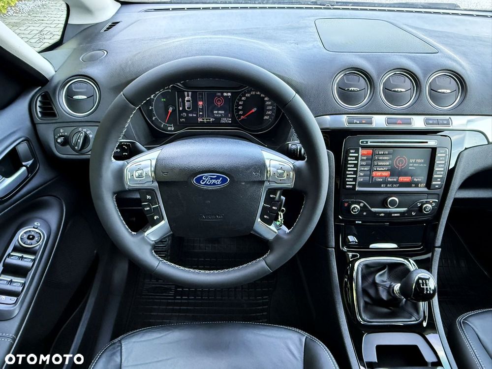 Ford S-Max - 25