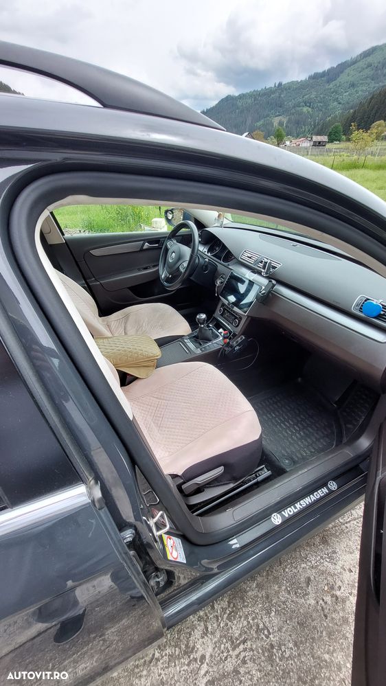 Volkswagen Passat 2.0 TDI 4Motion BlueMotion Technology Comfortline - 4